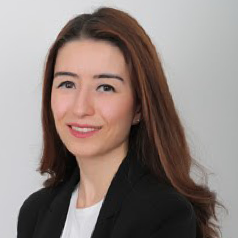 photograph of Elif Davutoğlu