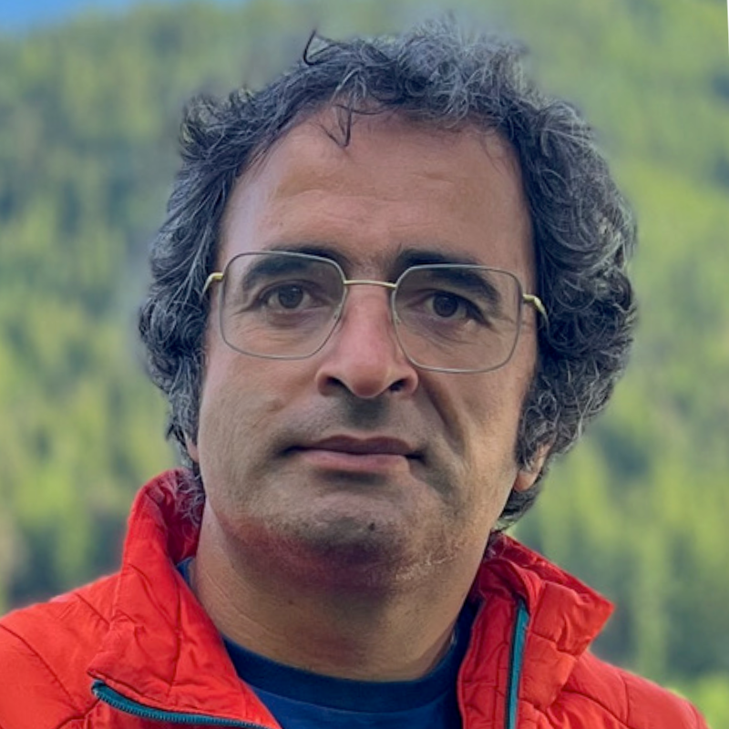 photograph of Hossein Kermani